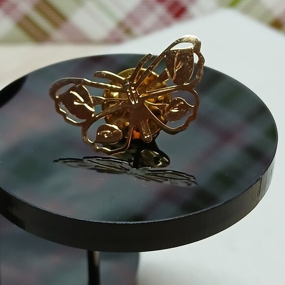 Vintage Gold Tone Metal Butterfly Brooch Pin Costume Jewelry #12W - Picture 1 of 8